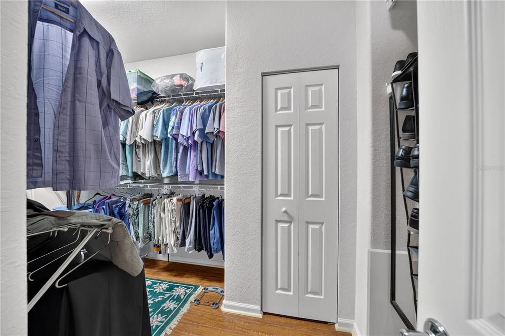 For Sale: $367,500 (2 beds, 2 baths, 1904 Square Feet)