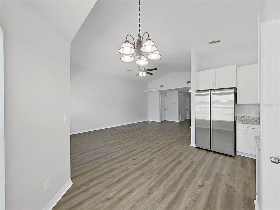 На продажу: $300,000 (3 спален, 2 ванн, 1430 Квадратных фут)