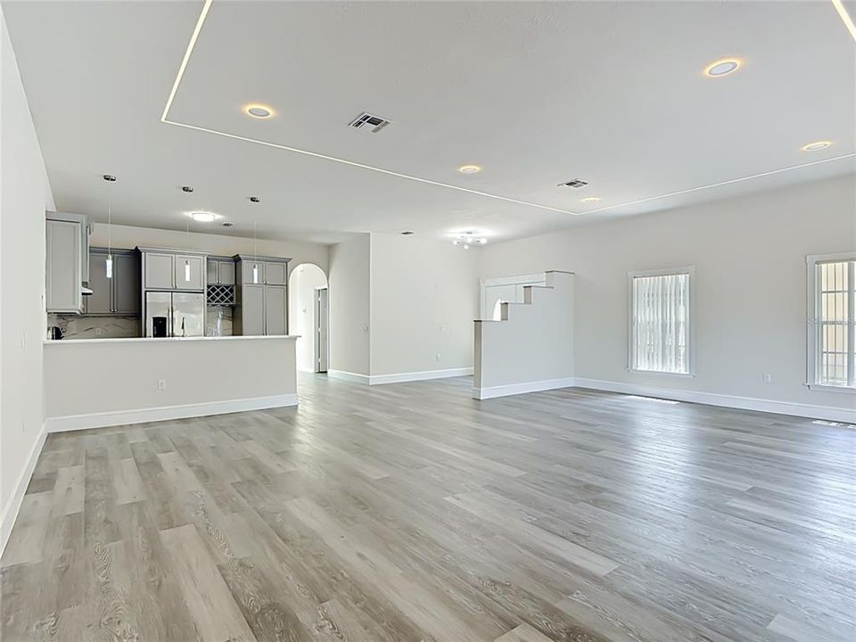 For Sale: $298,000 (3 beds, 2 baths, 1728 Square Feet)