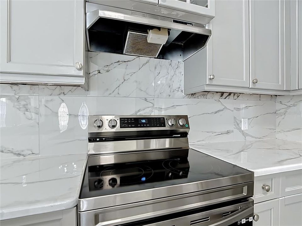 For Sale: $298,000 (3 beds, 2 baths, 1728 Square Feet)