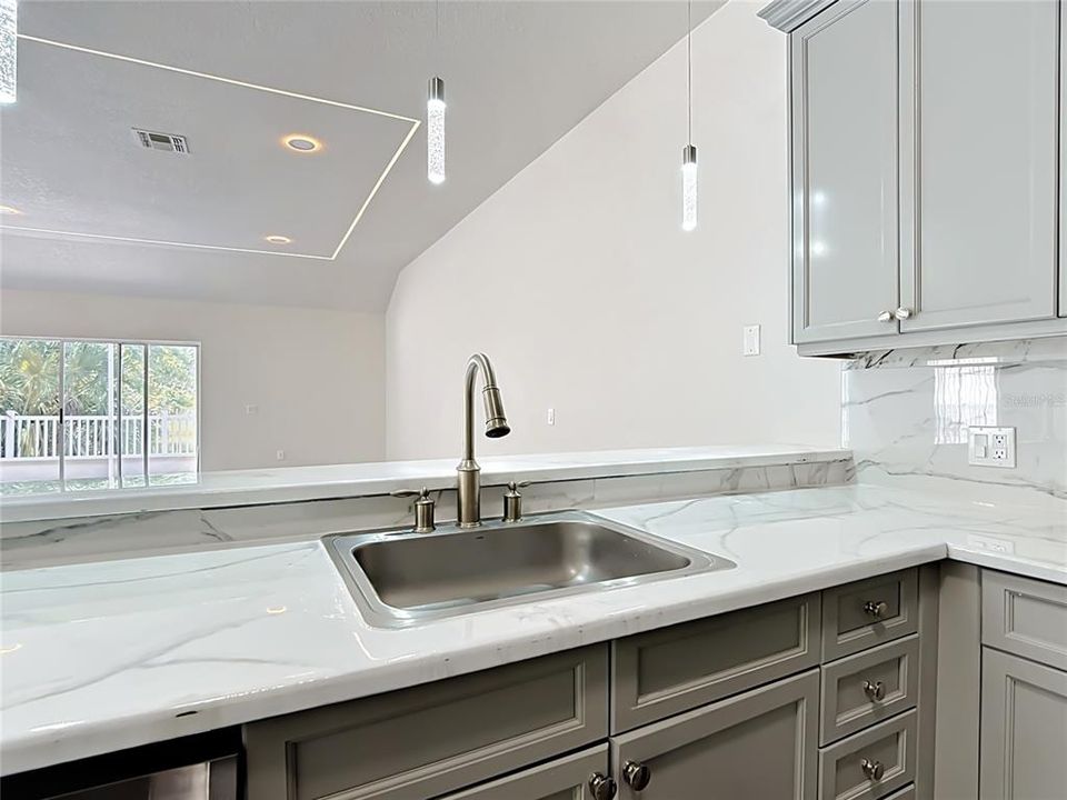 For Sale: $298,000 (3 beds, 2 baths, 1728 Square Feet)