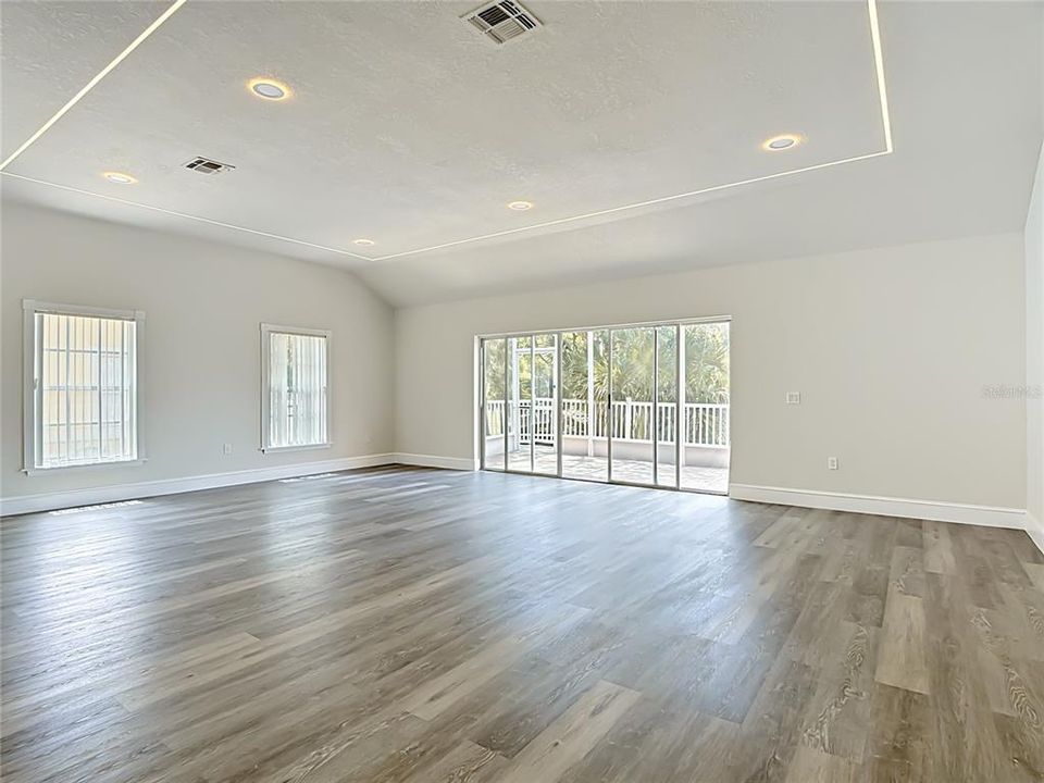For Sale: $298,000 (3 beds, 2 baths, 1728 Square Feet)