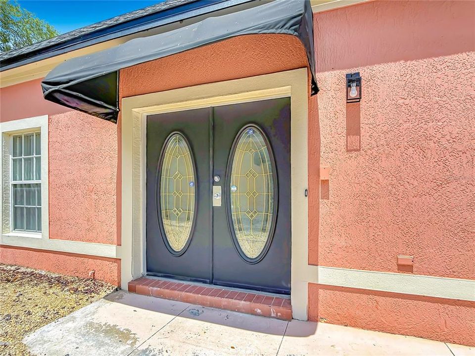 For Sale: $298,000 (3 beds, 2 baths, 1728 Square Feet)