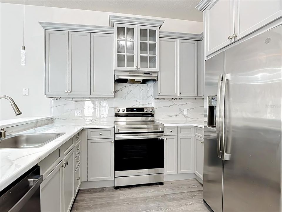 For Sale: $298,000 (3 beds, 2 baths, 1728 Square Feet)
