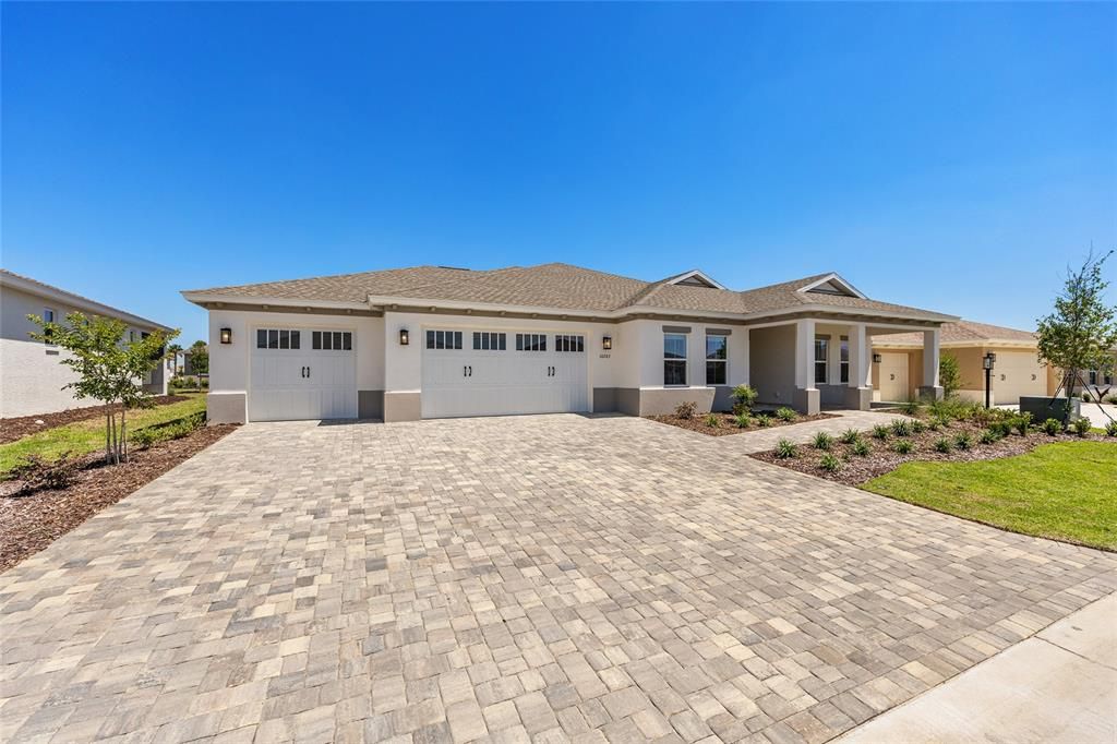 Под контрактом: $550,095 (3 спален, 3 ванн, 2211 Квадратных фут)