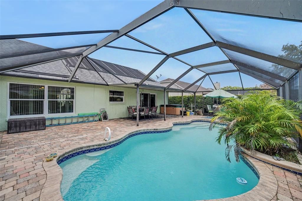 En Venta: $439,000 (3 camas, 2 baños, 1679 Pies cuadrados)