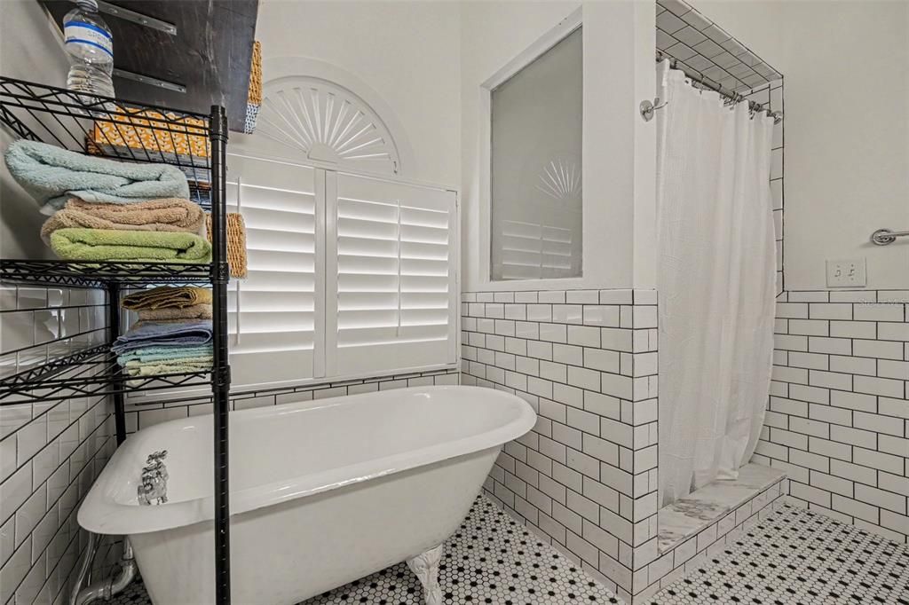 En Venta: $439,000 (3 camas, 2 baños, 1679 Pies cuadrados)