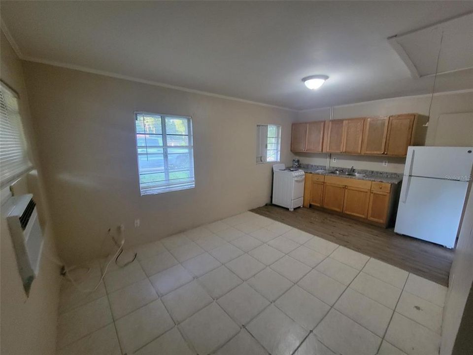 For Rent: $1,095 (1 beds, 1 baths, 500 Square Feet)
