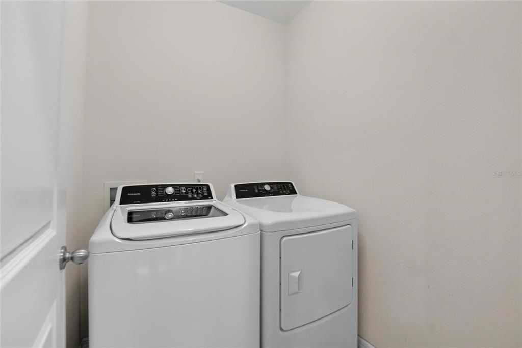 For Sale: $323,500 (4 beds, 2 baths, 2022 Square Feet)