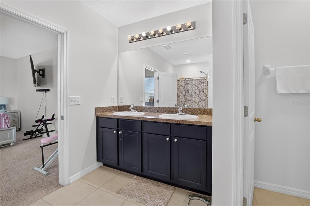 For Sale: $323,500 (4 beds, 2 baths, 2022 Square Feet)