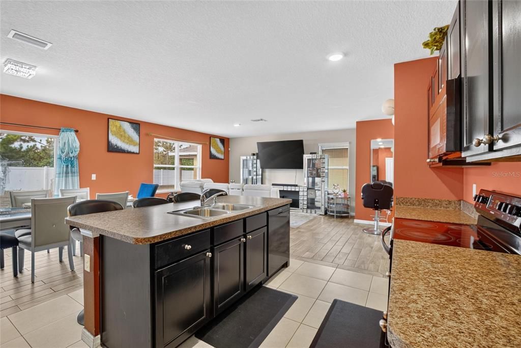 For Sale: $323,500 (4 beds, 2 baths, 2022 Square Feet)