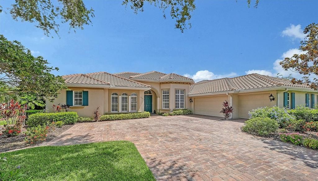 En Venta: $1,075,000 (3 camas, 3 baños, 3136 Pies cuadrados)