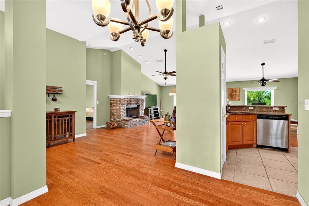 For Sale: $385,000 (3 beds, 2 baths, 1860 Square Feet)