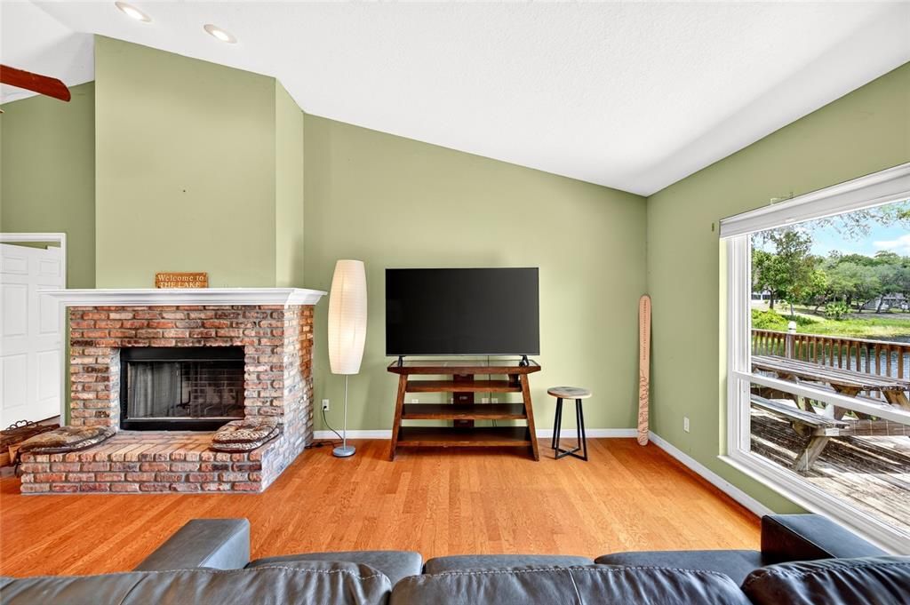 For Sale: $385,000 (3 beds, 2 baths, 1860 Square Feet)
