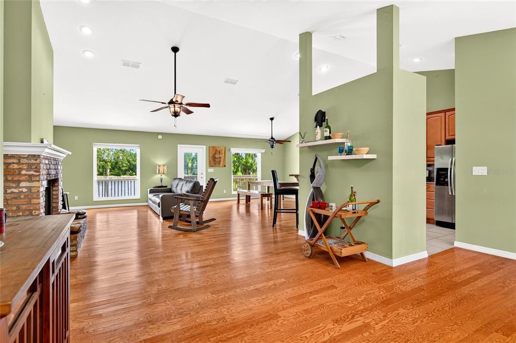 For Sale: $385,000 (3 beds, 2 baths, 1860 Square Feet)