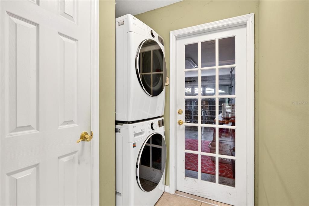For Sale: $385,000 (3 beds, 2 baths, 1860 Square Feet)