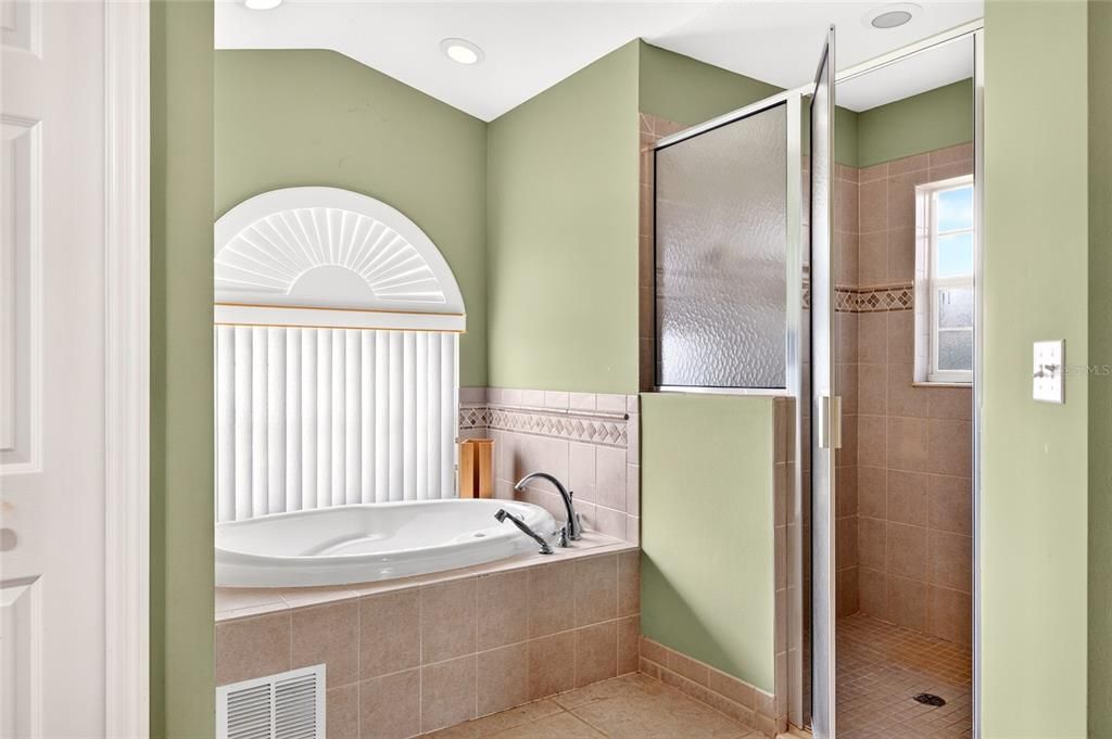 For Sale: $385,000 (3 beds, 2 baths, 1860 Square Feet)