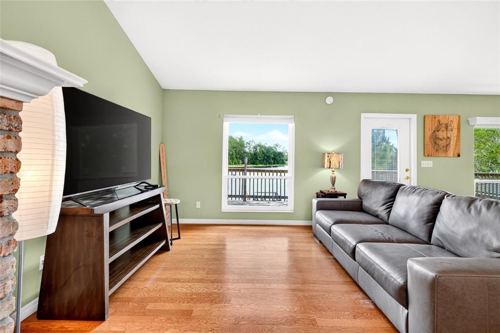 For Sale: $385,000 (3 beds, 2 baths, 1860 Square Feet)