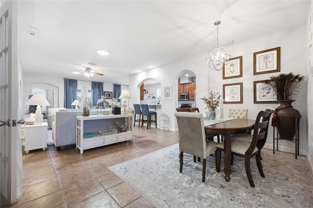 На продажу: $295,000 (3 спален, 2 ванн, 1788 Квадратных фут)