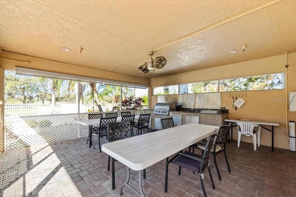 For Sale: $165,000 (2 beds, 2 baths, 1256 Square Feet)