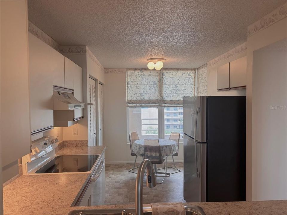 For Sale: $165,000 (2 beds, 2 baths, 1256 Square Feet)