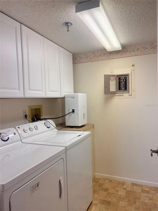 For Sale: $165,000 (2 beds, 2 baths, 1256 Square Feet)