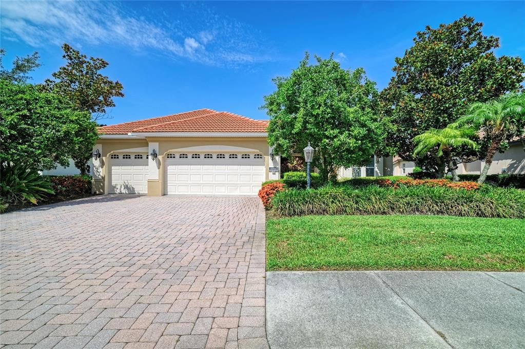 Recently Rented: $5,000 (4 beds, 3 baths, 2684 Square Feet)