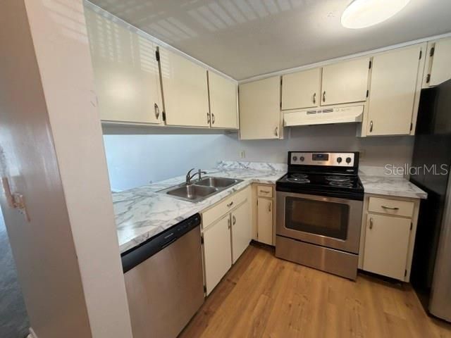 В аренду: $1,500 (2 спален, 2 ванн, 879 Квадратных фут)
