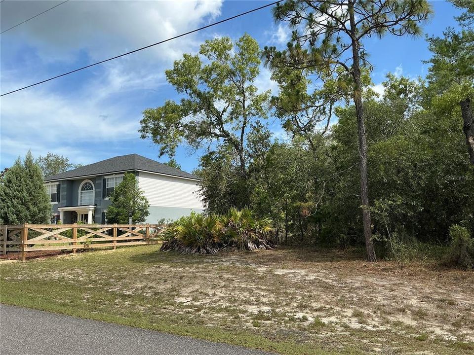 На продажу: $56,000 (0.46 acres)
