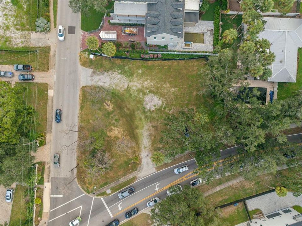 En Venta: $900,000 (0.39 acres)
