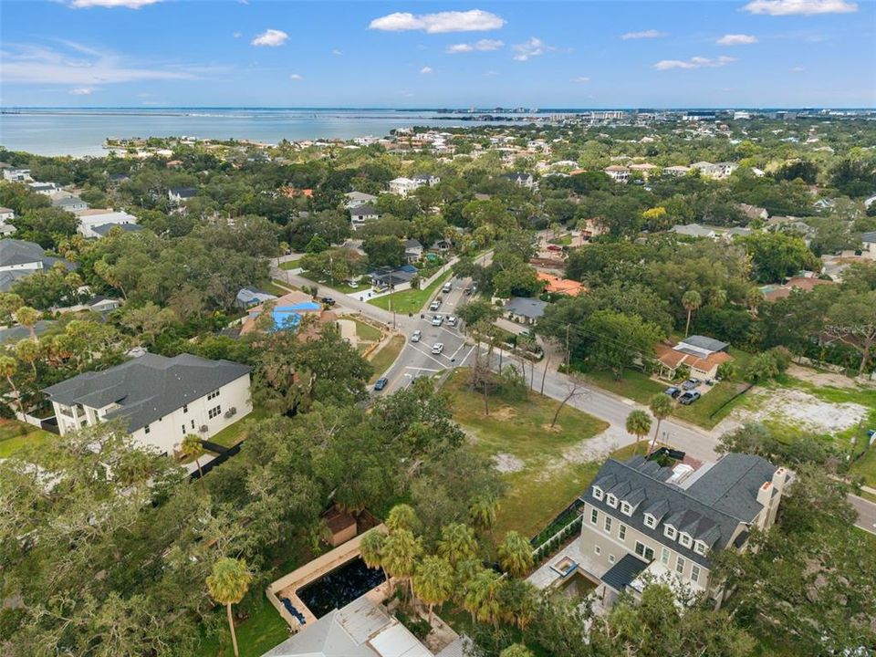 En Venta: $900,000 (0.39 acres)