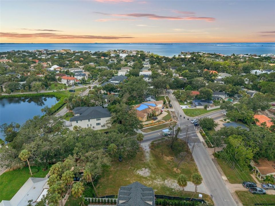 En Venta: $900,000 (0.39 acres)