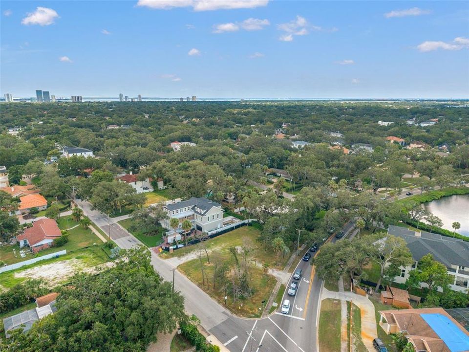 En Venta: $900,000 (0.39 acres)