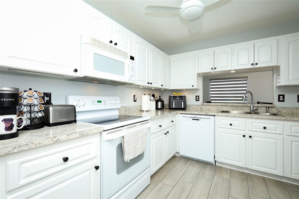 En Venta: $309,990 (2 camas, 2 baños, 1338 Pies cuadrados)