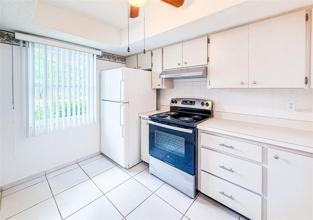 В аренду: $1,750 (2 спален, 2 ванн, 1100 Квадратных фут)