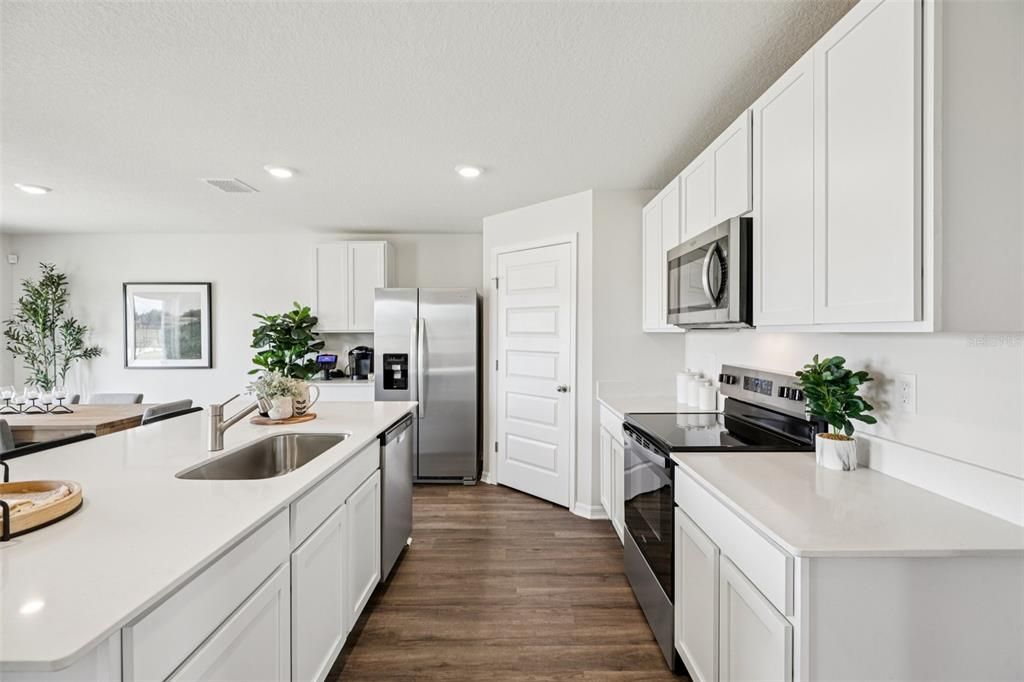 For Sale: $274,990 (4 beds, 2 baths, 1498 Square Feet)