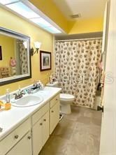 For Sale: $149,900 (1 beds, 1 baths, 974 Square Feet)