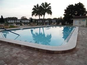 For Sale: $149,900 (1 beds, 1 baths, 974 Square Feet)