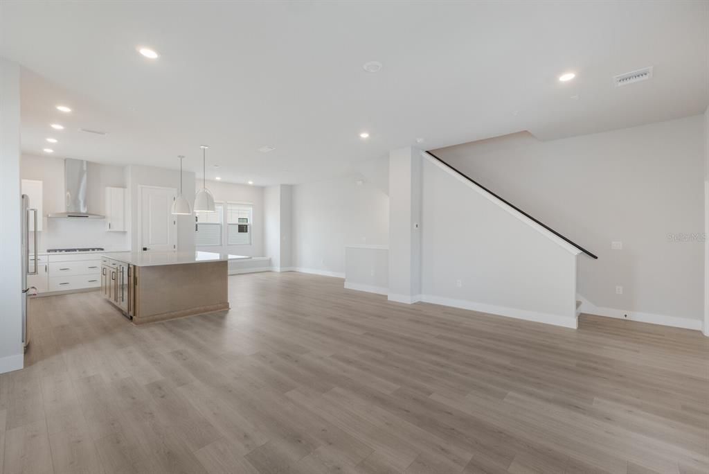 En Renta: $4,395 (3 camas, 3 baños, 2355 Pies cuadrados)