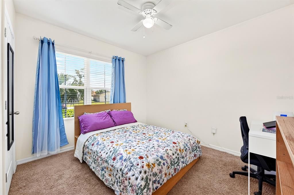 Activo con contrato: $369,000 (4 camas, 2 baños, 1832 Pies cuadrados)