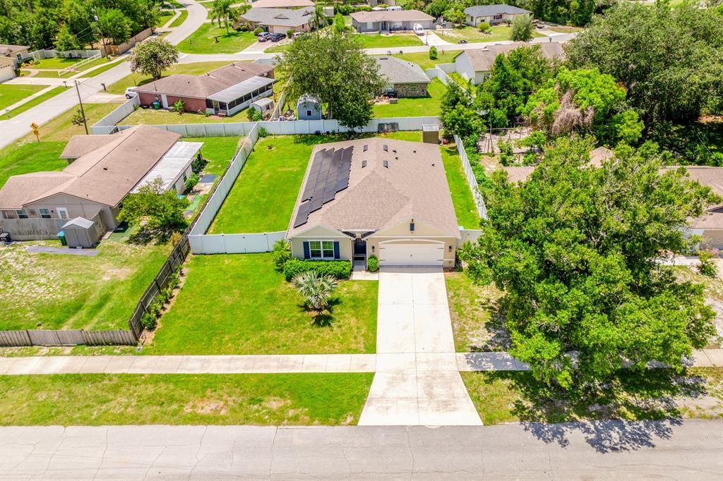 Activo con contrato: $369,000 (4 camas, 2 baños, 1832 Pies cuadrados)