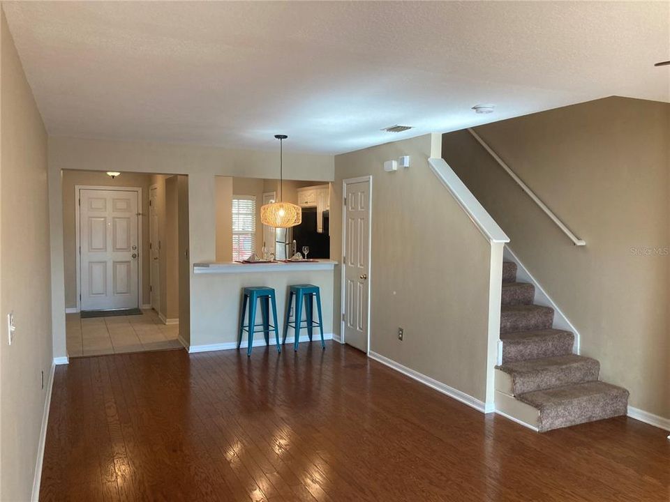 В аренду: $1,950 (2 спален, 2 ванн, 1146 Квадратных фут)
