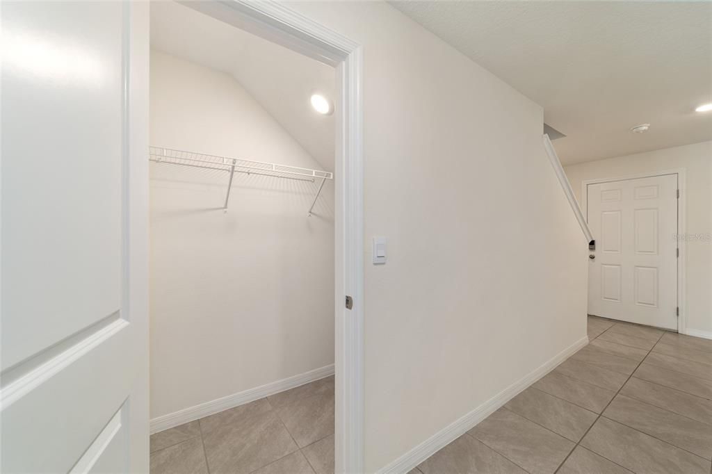 В аренду: $2,550 (5 спален, 3 ванн, 2481 Квадратных фут)