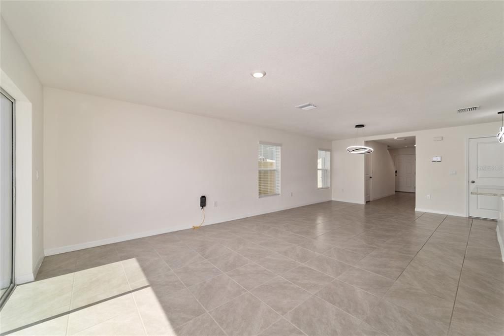 В аренду: $2,550 (5 спален, 3 ванн, 2481 Квадратных фут)