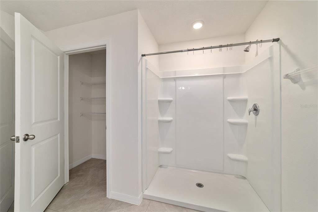 В аренду: $2,550 (5 спален, 3 ванн, 2481 Квадратных фут)