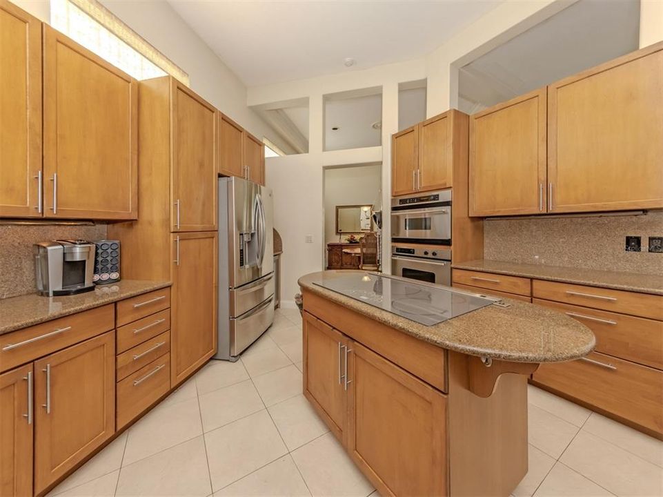 Active With Contract: $699,000 (3 beds, 3 baths, 3114 Square Feet)