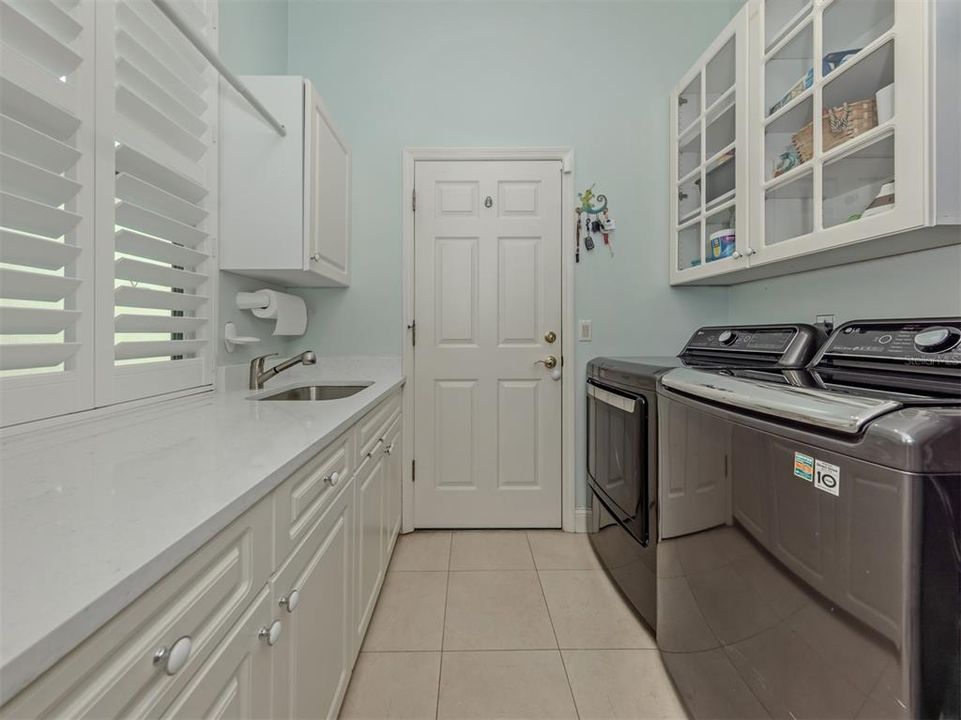 Active With Contract: $699,000 (3 beds, 3 baths, 3114 Square Feet)
