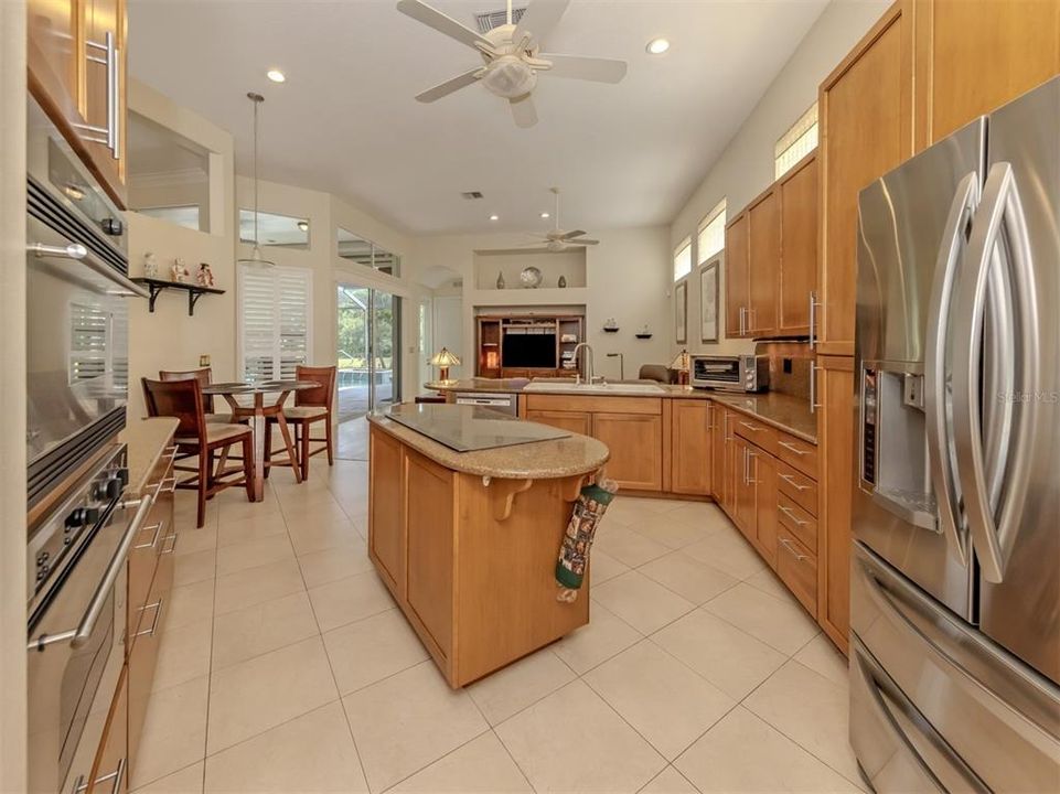 Active With Contract: $699,000 (3 beds, 3 baths, 3114 Square Feet)