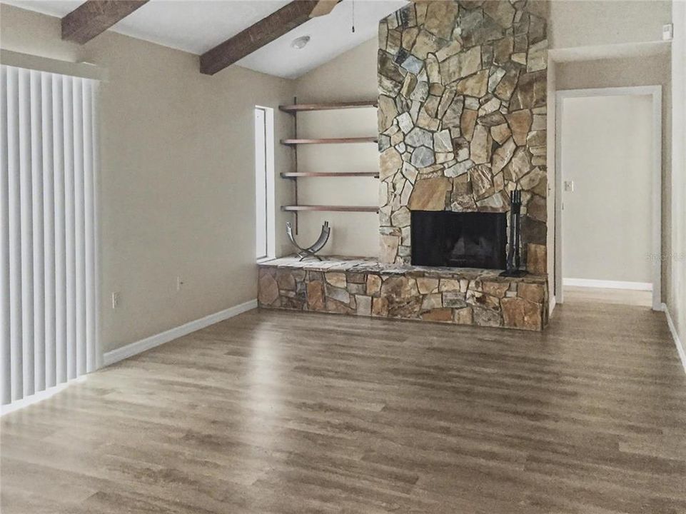 En Renta: $3,050 (4 camas, 3 baños, 1993 Pies cuadrados)