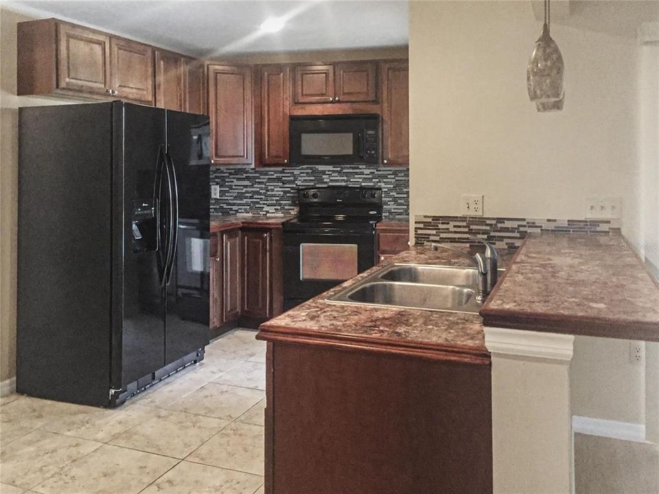 En Renta: $3,050 (4 camas, 3 baños, 1993 Pies cuadrados)